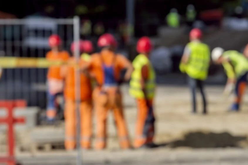 Construction-workers-blur.jpg