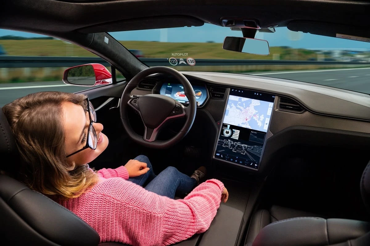 Self-driving-car-autonomous-vehicle-driverless.jpg
